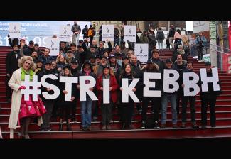 Members of the SAG-AFTRA New York Local at the Lincoln Center steps.